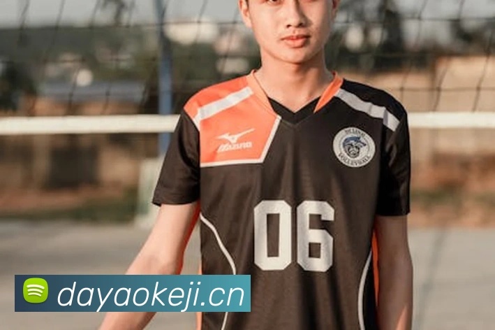 CCTV5+直播乒乓球赛事 国乒鏖战引关注 赛场看点十足